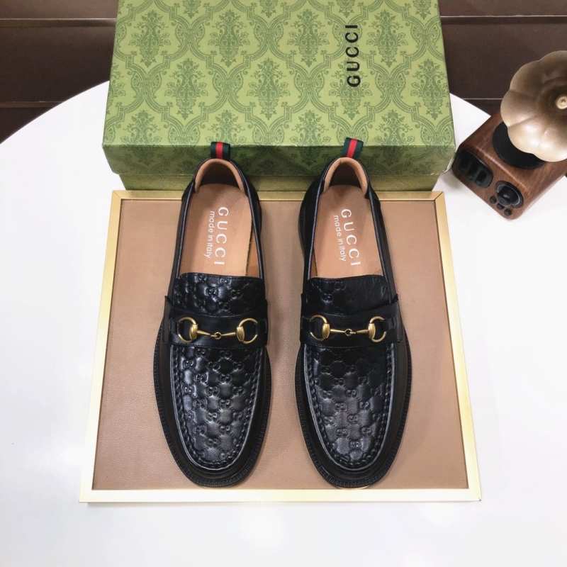 G*u*i leather shoes